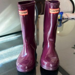 $10 sale! GUC Girls Hunter Rain Boots.  Purple size 1.